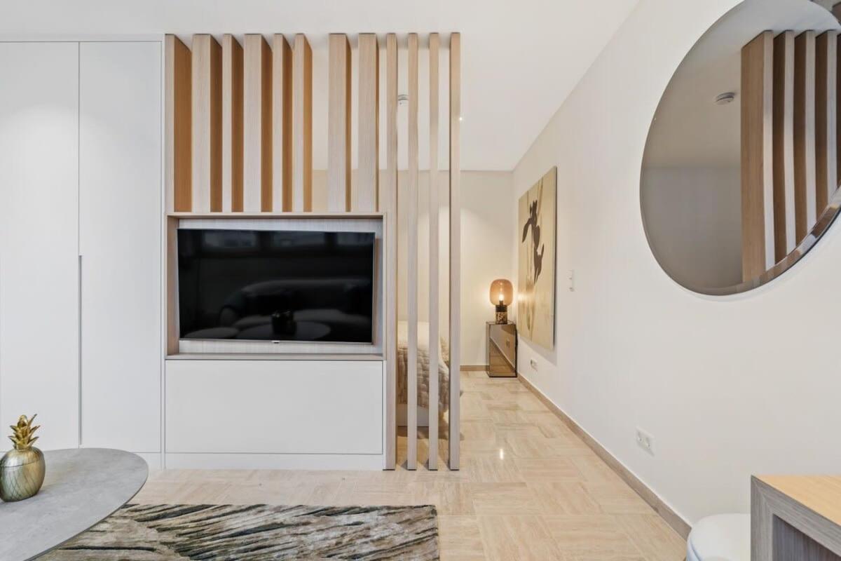 Modern Studio With King Bed, Walk To Attractions Luxembourg Exterior photo