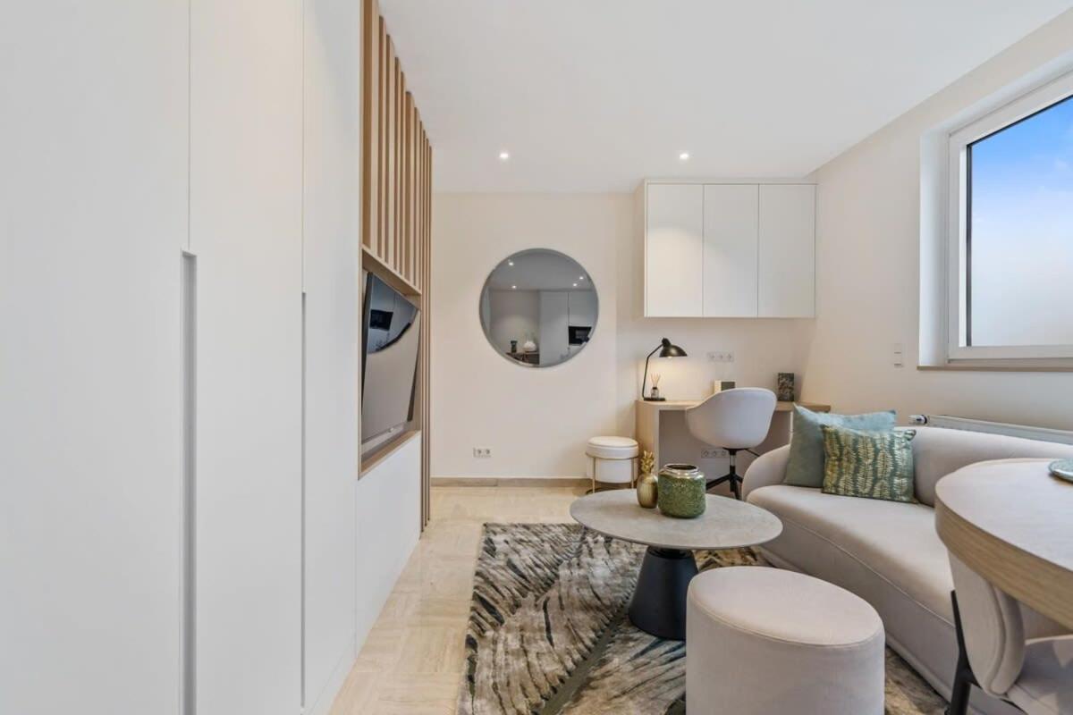 Modern Studio With King Bed, Walk To Attractions Luxembourg Exterior photo