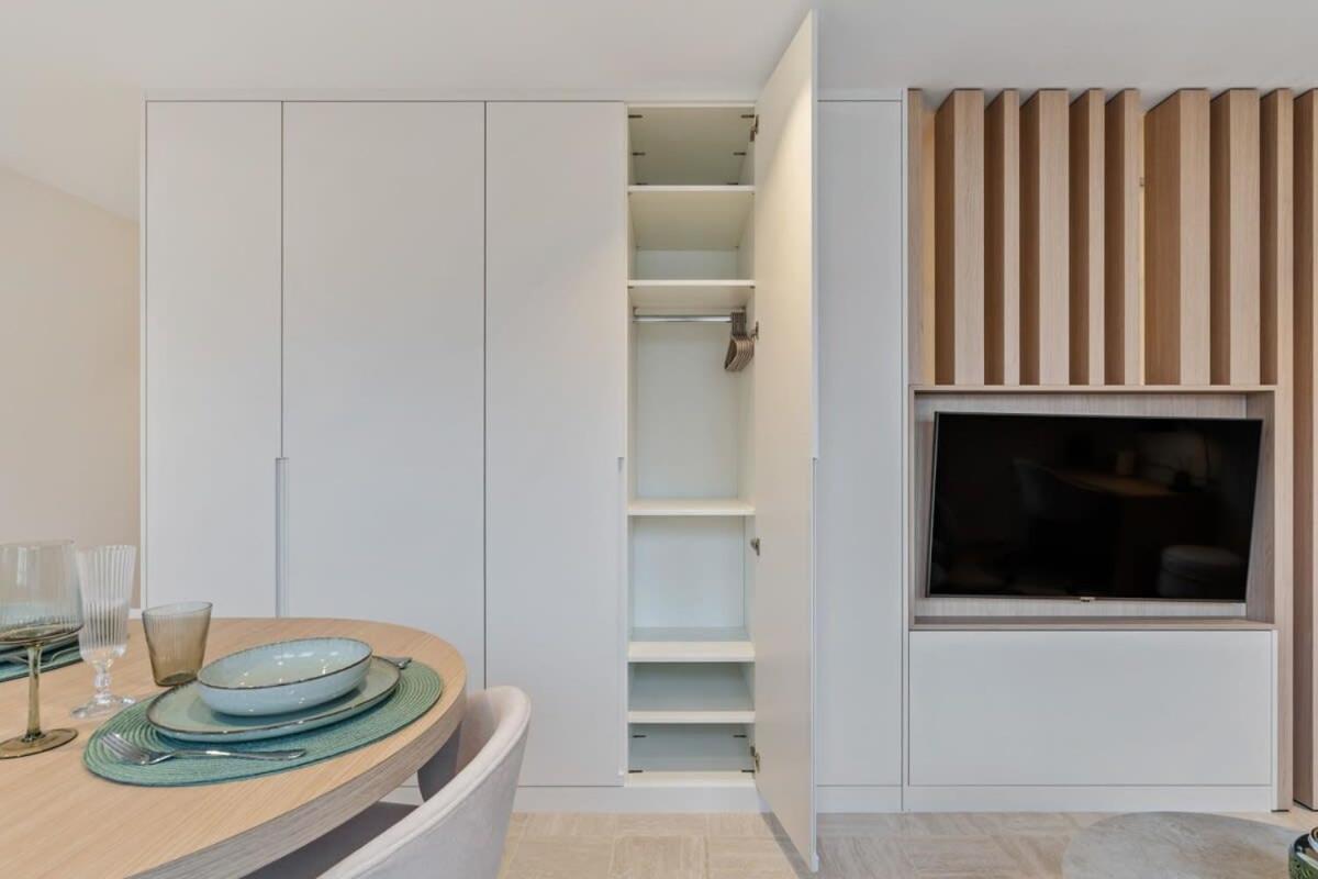 Modern Studio With King Bed, Walk To Attractions Luxembourg Exterior photo